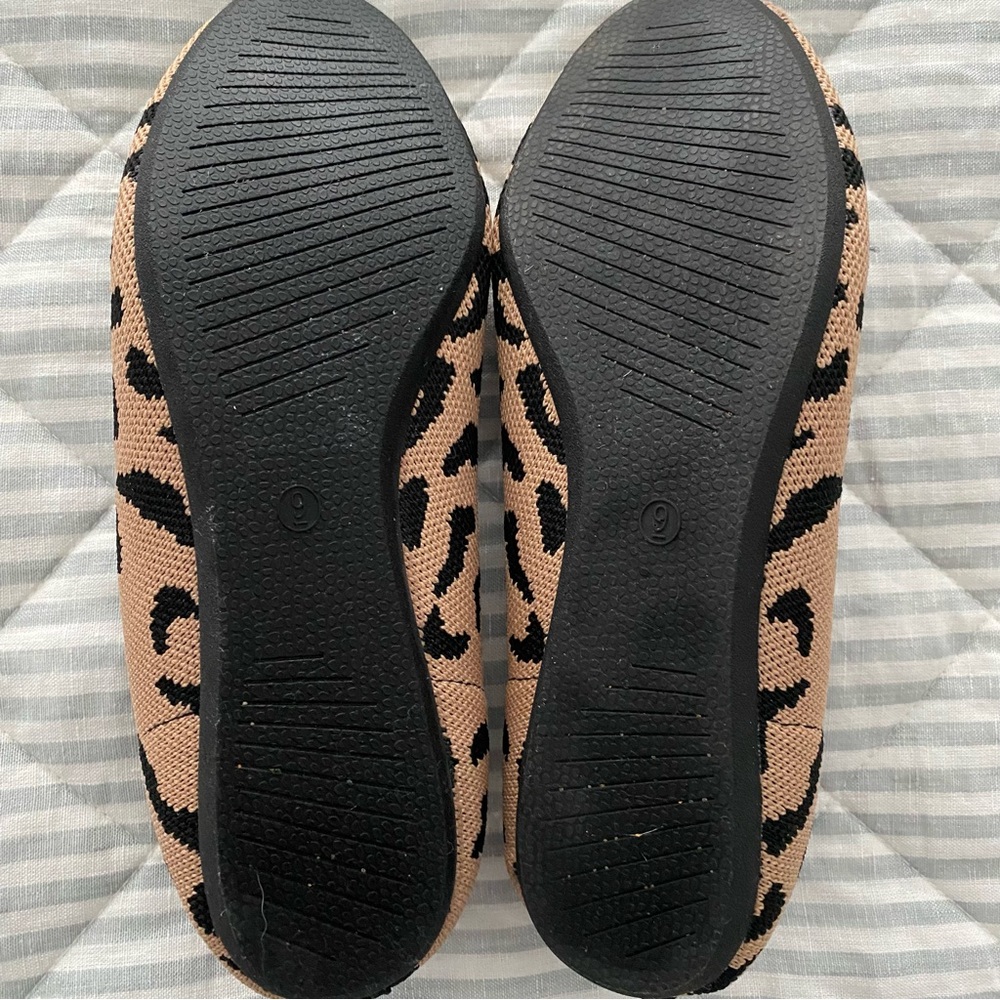 Women's Leopard Print Flats - Picture 2 of 6